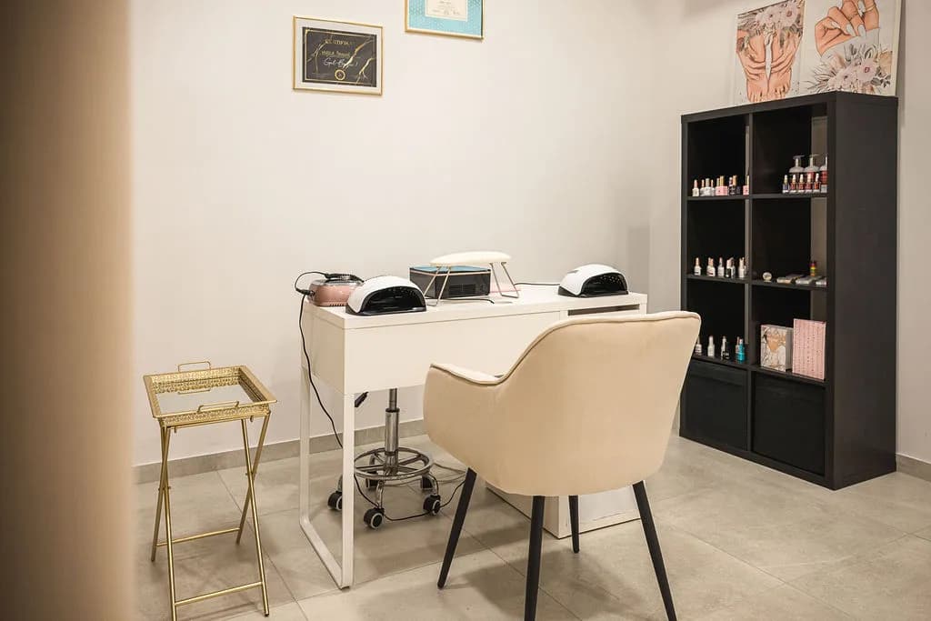 Elegant beauty salon workspace with tools and calm atmosphere